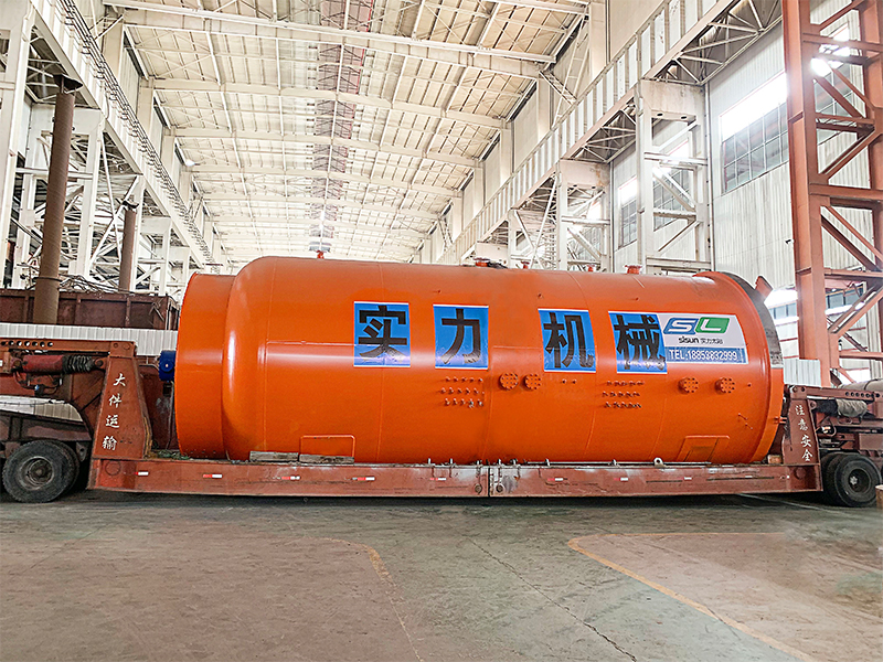 青島3.5X4米動車熱壓罐